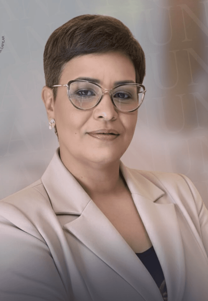 Adriana Nunes - Tricologista Capilar