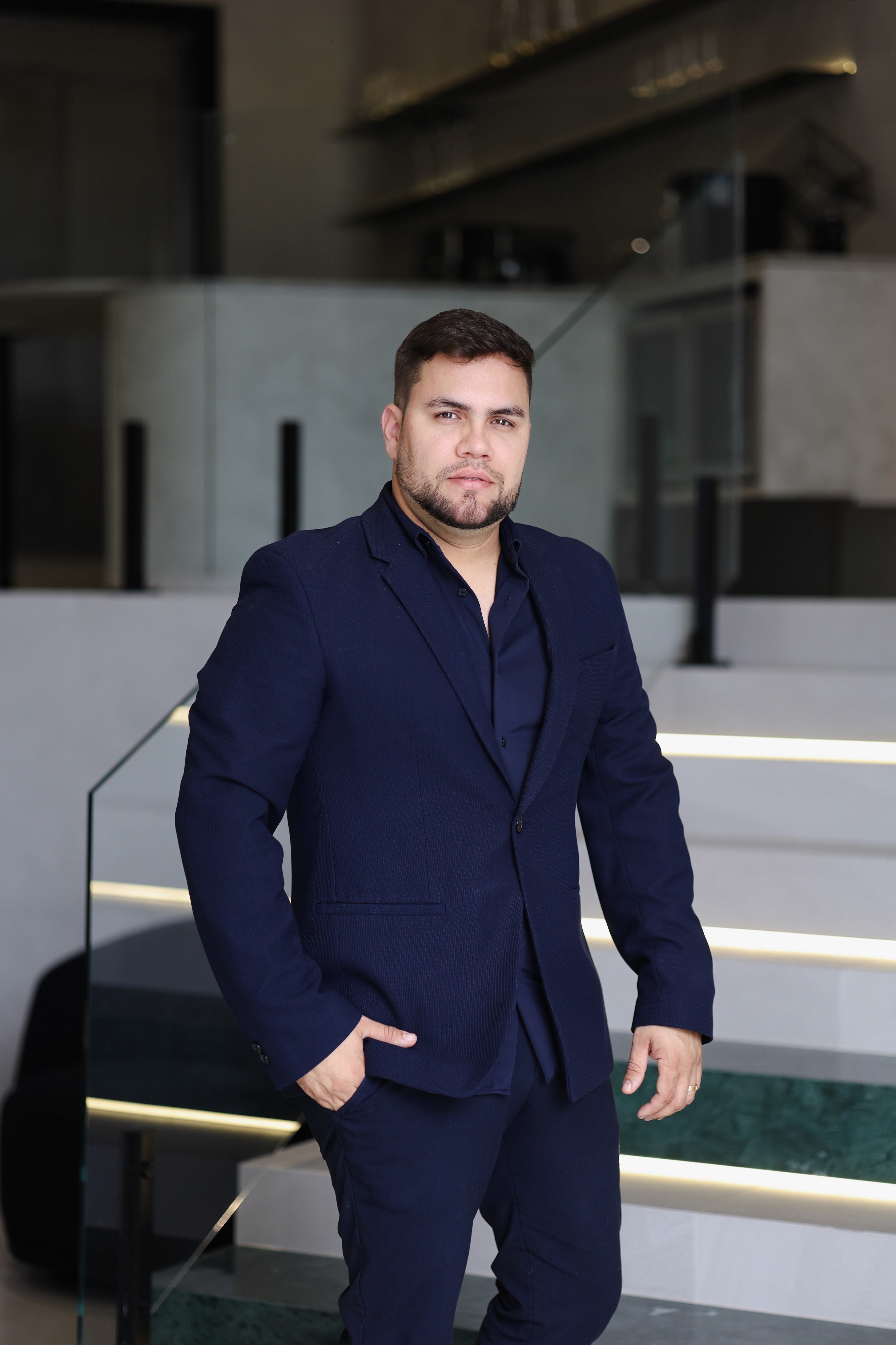 Dr. Weverthon Velar - Especialista em Estética Corporal