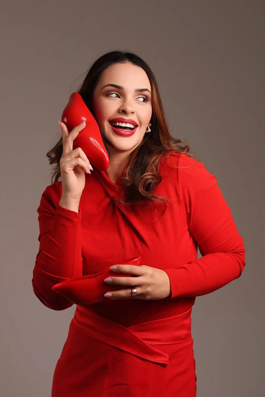 Dra. Laisy Velar anunciando o presente de aniversário: 50% OFF em Uma Boca é Uma Boca